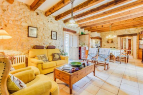 Hotels in Maria De La Salut